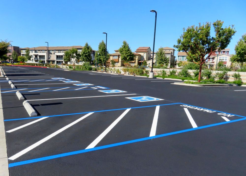How to Complete Asphalt Projects Without Disrupting Business Operations 
